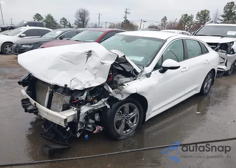 2022 Kia K5 Lxs z USA, uszkodzony, nr VIN 5XXG14J21NG158100